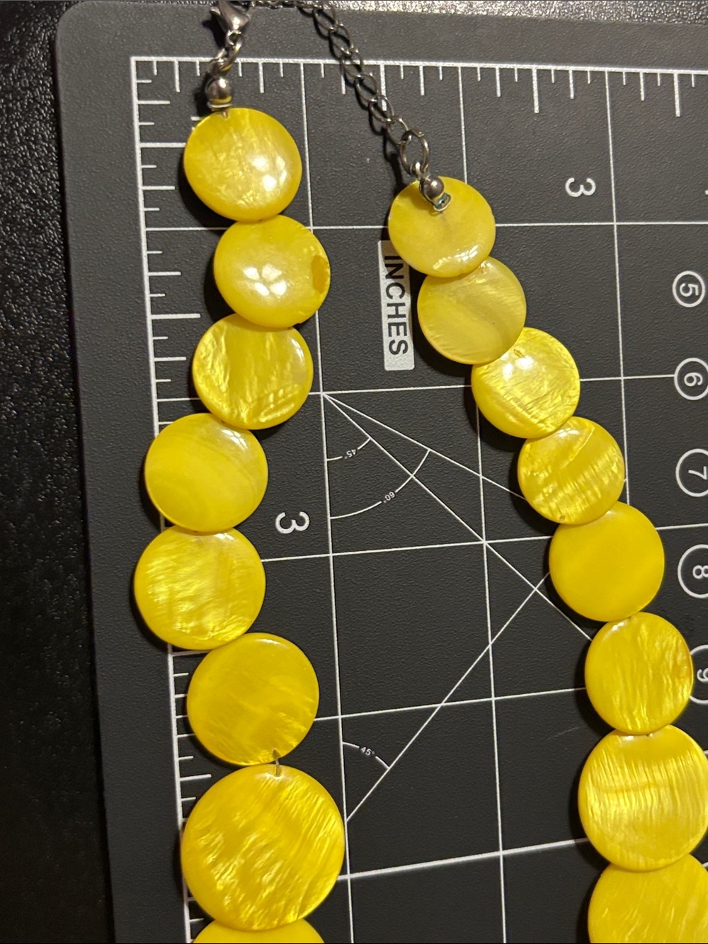 Mother of Pearl Yellow Disc Statement Necklace Mod Pop Retro - Picture 9 of 16